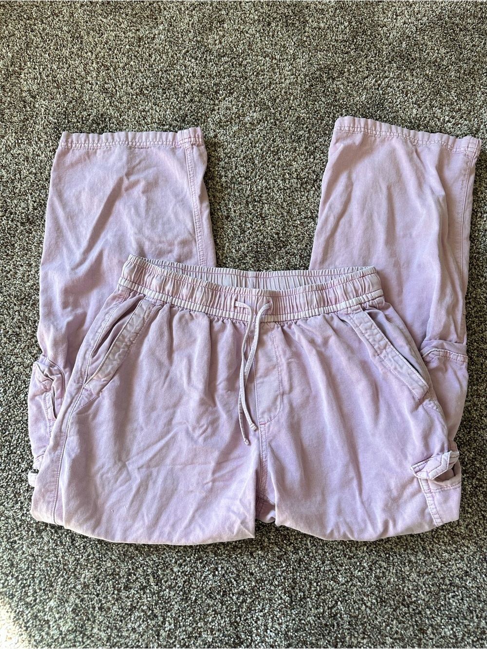 Old Navy wide leg cargo pants in a light lilac color